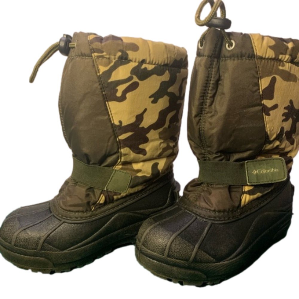 Columbia brand camouflage snow boots for children